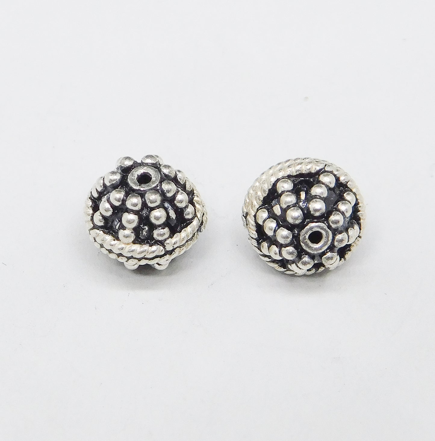 BALI STYLE OVAL BEADS 8MM