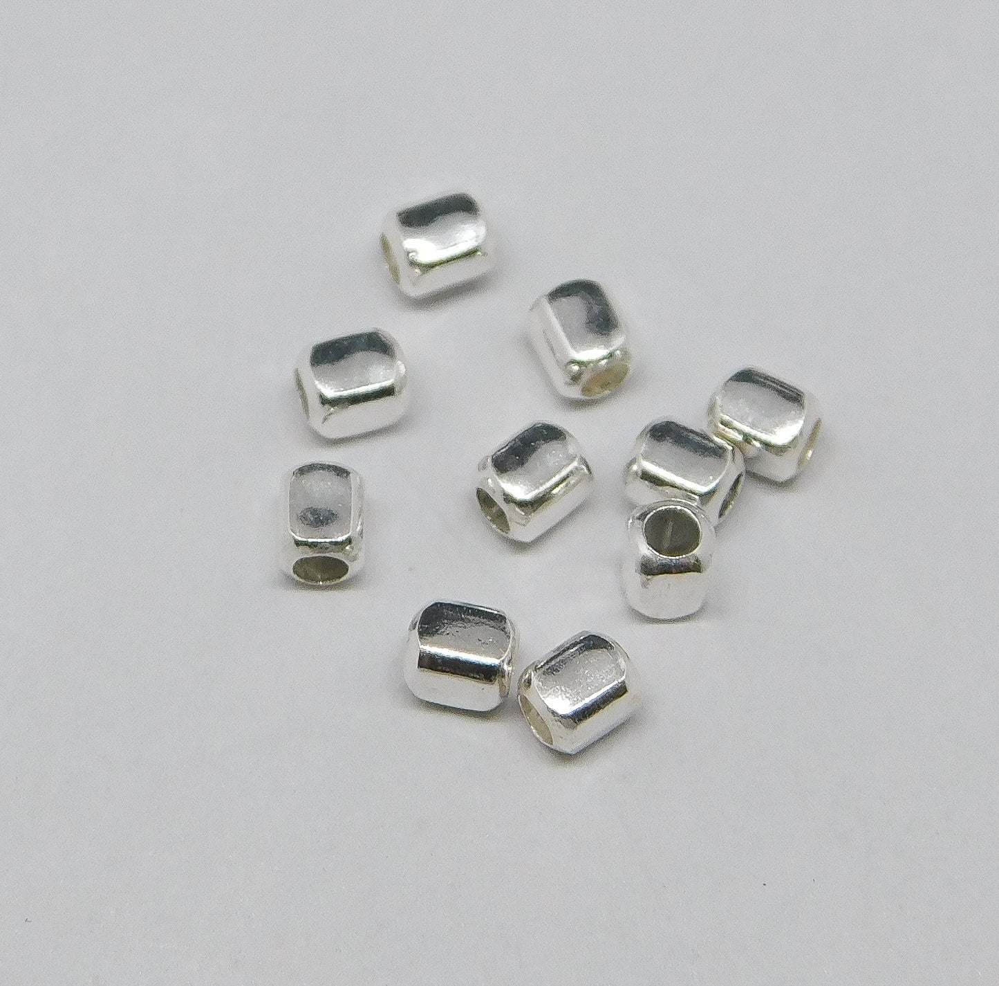 SQUARE BEADS 2x2.5MM