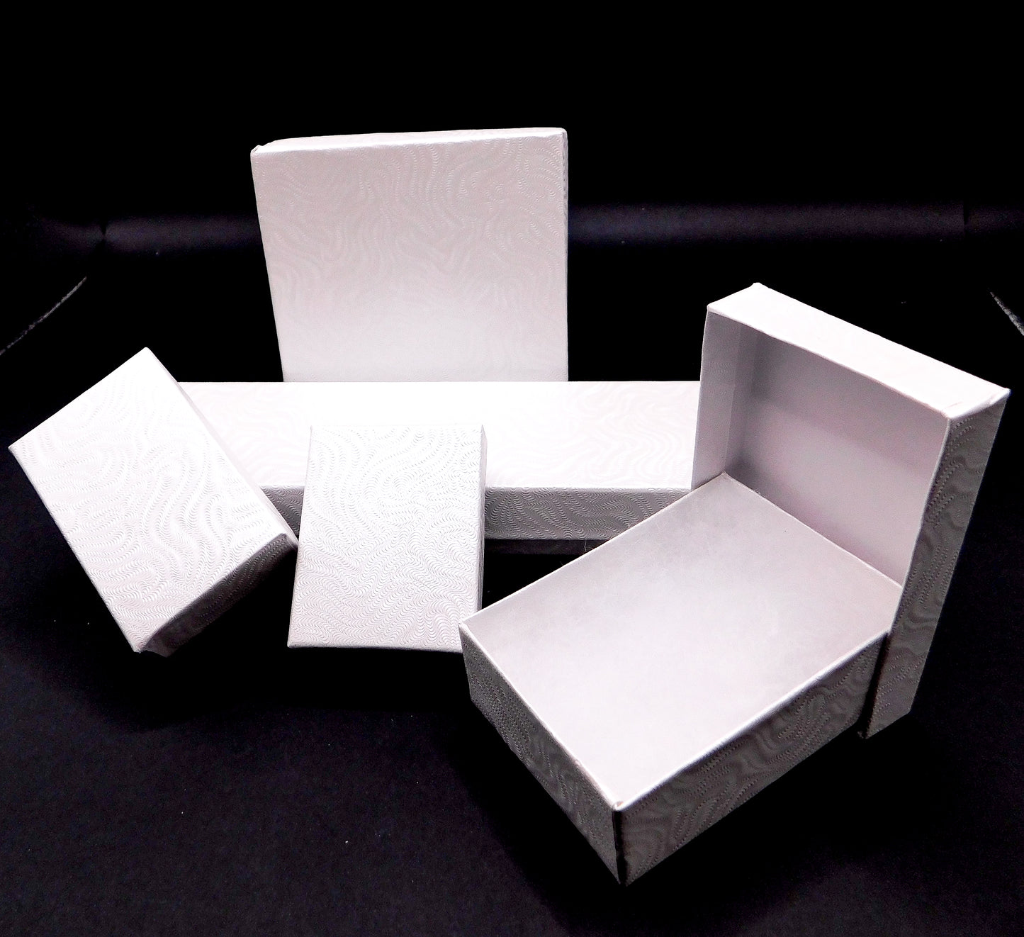 WHITE SWIRL JEWELRY BOX