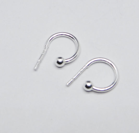 EARRING WITH HOOP AND BALL